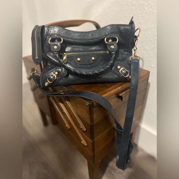 BALENCIAGA NAVY LEATHER CLASSIC CITY BAG GOLD HARDWARE - Picture 1 of 13